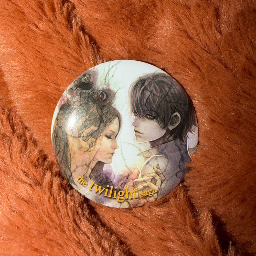 Twilight Saga Pin Button Badge Edward Bella Movie Collectors Brooch